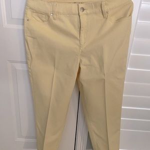 Chico’s Platinum Crop Pants (Pale Yellow)